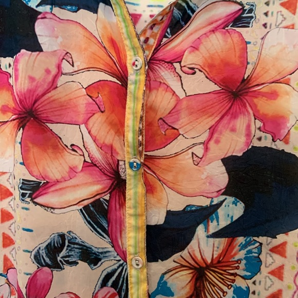 Colorful Women’s Johnny Was Rayon Short Sleeved Shirt Sz m - Picture 3 of 8